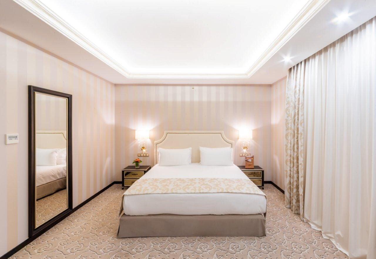 Hotel Prahova Plaza Ploieşti Buitenkant foto