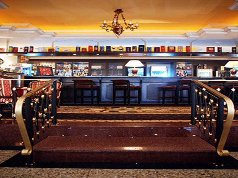 Hotel Prahova Plaza Ploieşti Buitenkant foto