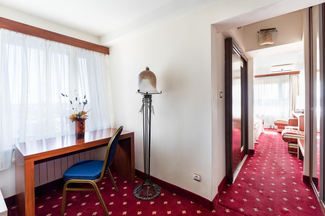 Hotel Prahova Plaza Ploieşti Buitenkant foto