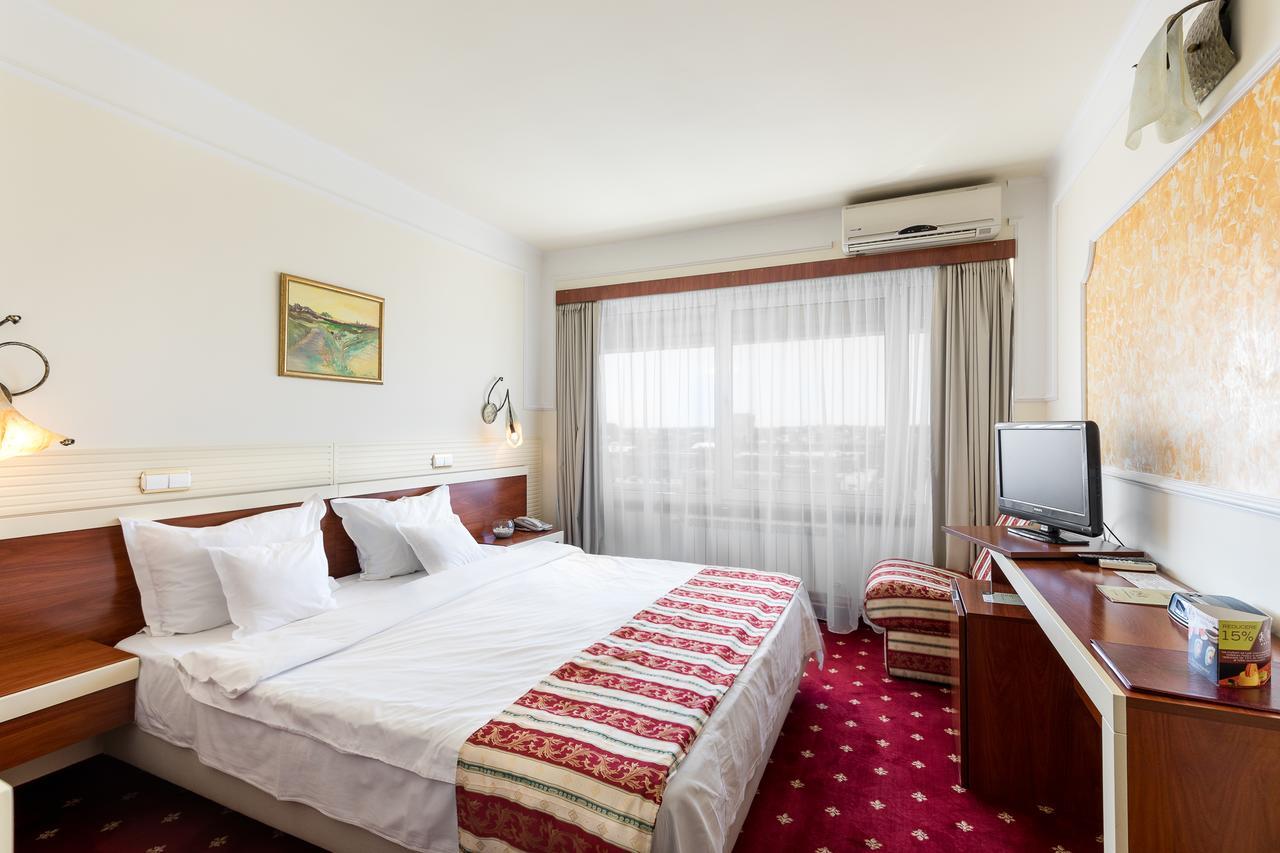 Hotel Prahova Plaza Ploieşti Buitenkant foto